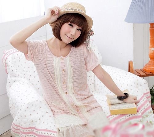 甜美靓衣搭出满分蜜桃女孩