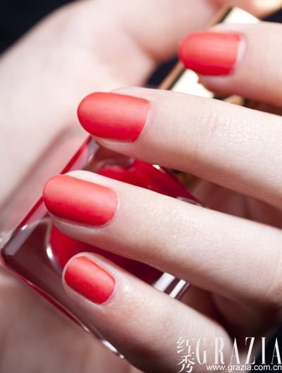 姑娘都有红色甲油 珠光爆裂纹全方位评测