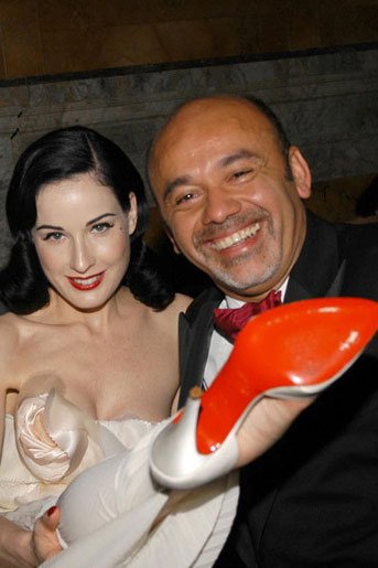 Stunning red clogs Is not love a woman makes perfect ?
