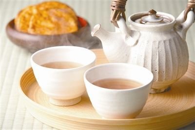 DIY荷叶山楂蜂蜜减肥茶 好身材也有好味道