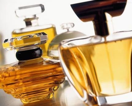 三个小妙招帮你鉴定香水品质