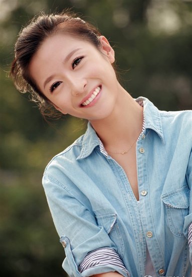 《穿越!请闭眼》女主演朱璇的清纯写真