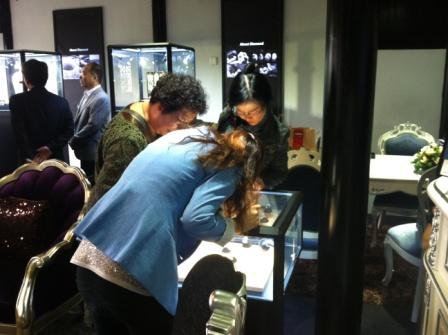 耗资一亿 苏州首家高端钻石会所全城热恋钻石