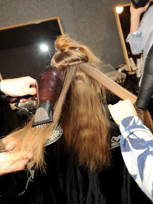 <em>专业发型师</em>的夏季养发秘诀_女性_<em>腾讯网</em>