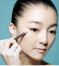 减龄又瘦脸 无辜妆美翻天
