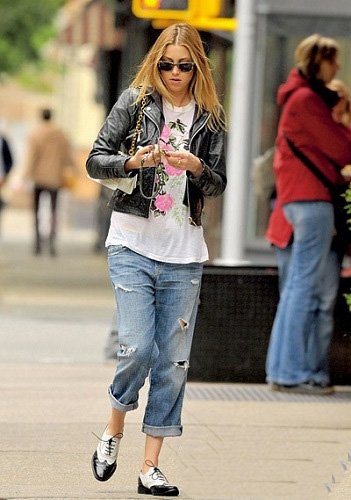 S fashionable shoes ride and shopping at Oxford Guide
