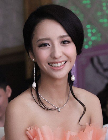 清纯甜美VS发型妩媚佟丽娅性感全掌控礼服性感女明星图片