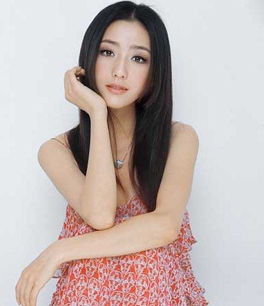 清纯甜美VS性感妩媚 佟丽娅<em>发型</em>全掌控_女性