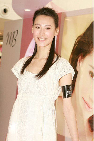 梁洛施 青春无敌少女装