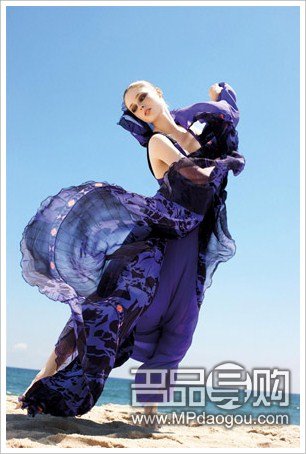 Summer dress blowing color Cyclones ( Photos )