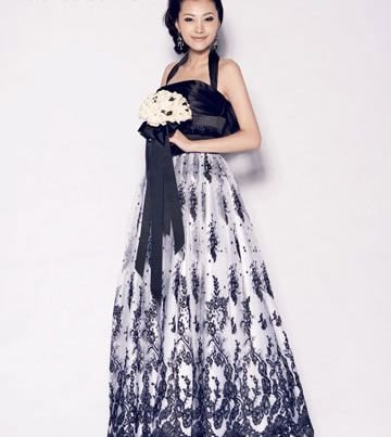 White wedding dress black element is still clever subversion