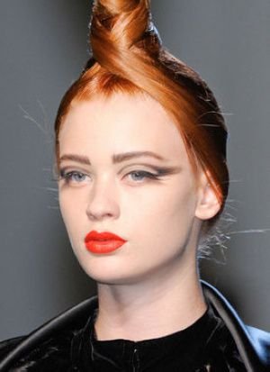 <em>最新</em>t台魅惑<em>妆容发型</em>潮流秀_女性_腾讯网