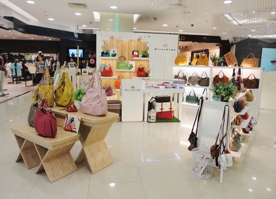 女包品牌hiroshima 武汉新世界开业