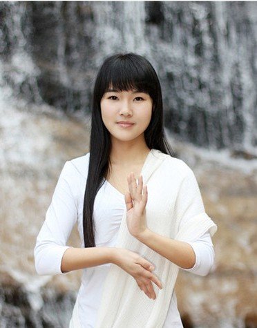 中国第一瑜伽女神Anne 被誉为亚洲最美瑜伽教练