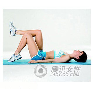5个明星动作拥有无赘肉腹部