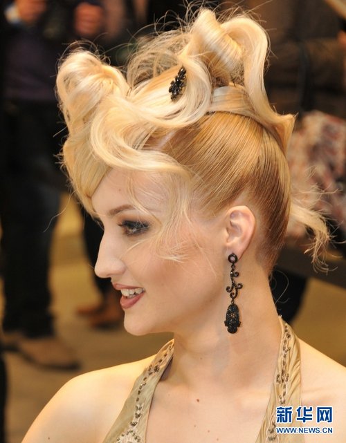 芬兰首都赫尔辛基举行美容美发展