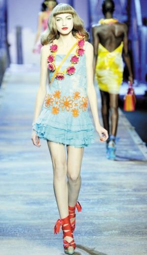 2011流行服饰一抹亮色 -服装资讯k9p -搜房博客