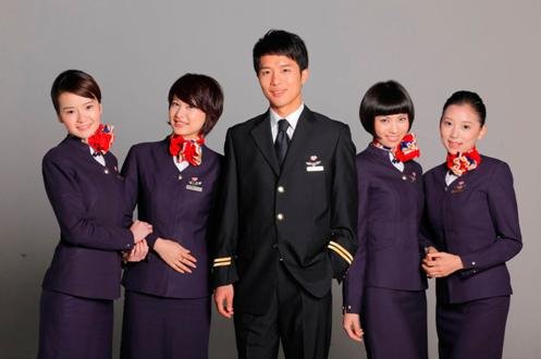 东方航空制服更新在即,在线创意征集畅想风尚