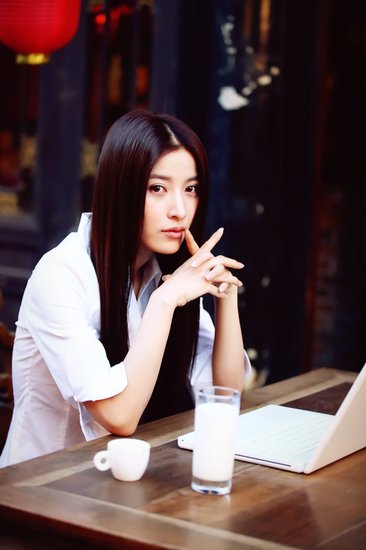 何静触电大荧幕<em>初吻</em>首次献出_<em>女性</em>_腾讯网