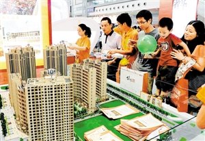 深圳房市秋交会场面热闹 海外楼盘惊艳亮相