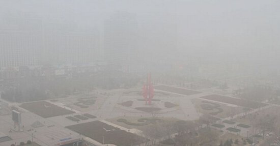 临沂打响雾霾阻击战,钓鱼台全城派发防霾三件宝_频道-临沂_腾讯网