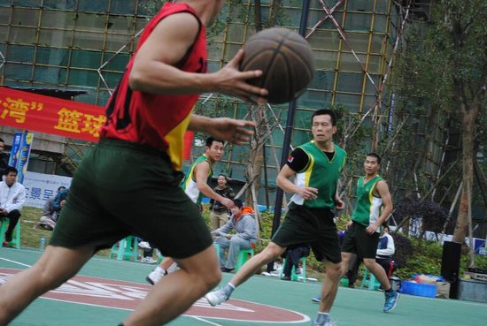 盛天龙湾篮球赛18队斗牛 迎北风显体育精神_频道_腾讯网