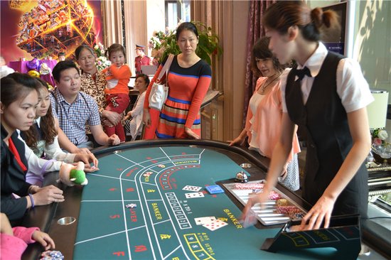 悦动万达 狂欢博彩 万达广场拉斯维加斯赌神派