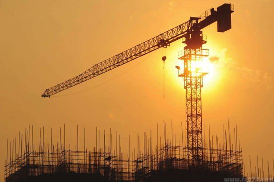 21经济_图/21世纪经济报道-欧美街头时尚 欧美时尚巨头如何欢度危机(2)