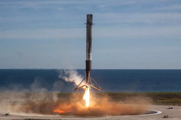 SpaceX一级火箭着陆失败坠海