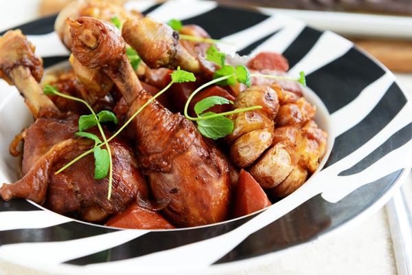 自制铸铁锅宴客大菜 蔬蒜香鸡腿_大辽网_腾讯网