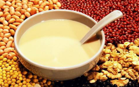 脸上长色斑怎么回事?怎样去除脸上的色斑