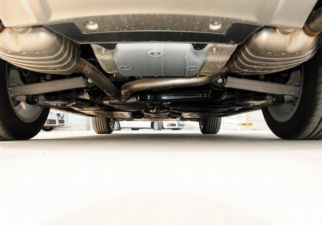 jeep自由光对比奥迪q5 个性与传统大碰撞