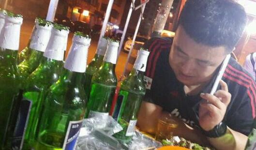 [大辽哥说]东北妹子和东北爷们儿喝醉后，都啥样?