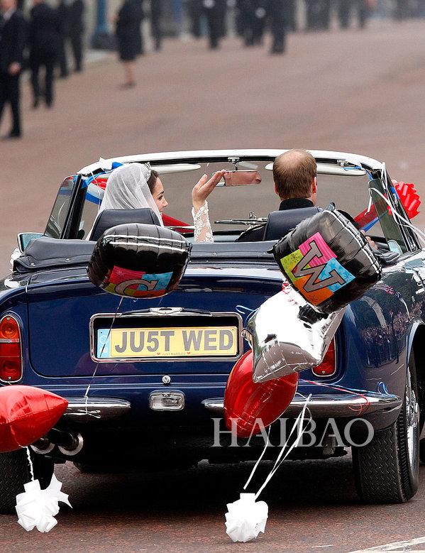 威廉王子与凯特王妃在婚礼上的甜蜜瞬间