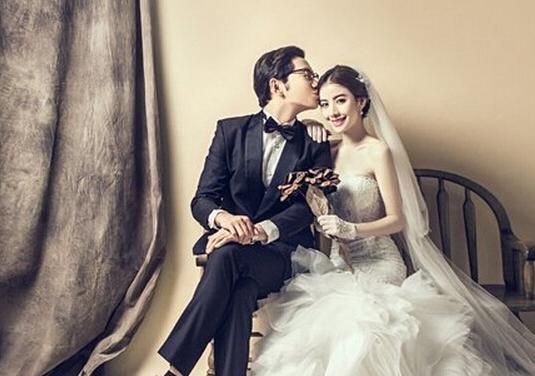 男生照相摆pose大全_结婚照pose大全_男拍照pose姿势大全