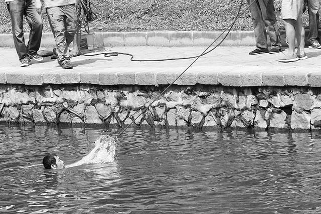 24岁男碎尸同居女友抛卫工明渠