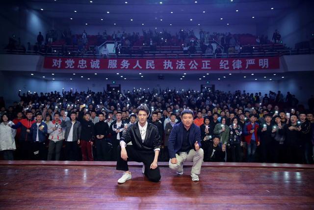 《雪暴》沈阳首映感动学子:《复联4》是我青春