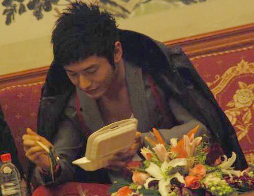 古装戏十宗罪:内急憋出病 特效化妆反人类_大辽网_腾讯网