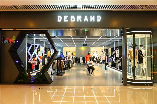 吴克群主理潮牌DEBRAND沈阳店重磅启幕