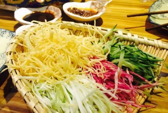 ?满园锅包肉加盟费及品牌优势全解析：创业者的黄金选择