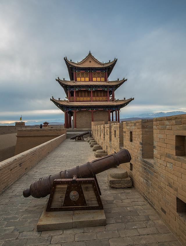 嘉峪关 山海关 谁才是“天下第一关”