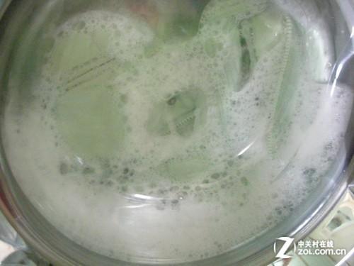 编辑实战滚筒洗衣机 轻松巧洗羽绒服