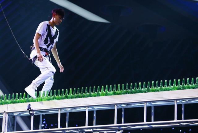 挑战不可能第一季第一位选手 123312793.jpg