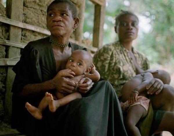 现实版霍比特人 濒临灭绝的非洲袖珍民族