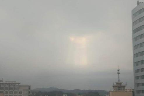 鞍山天空惊现女娲补天奇景