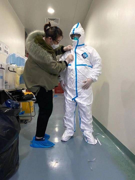 营口援鄂医疗队于2月5日凌晨到达武汉大学人民医院东院病区,正式开始接收病人
