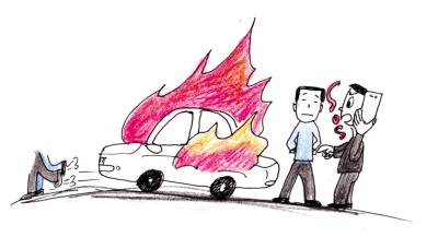  男子 催债不成找人纵火 烧车  事后发现竟烧错了