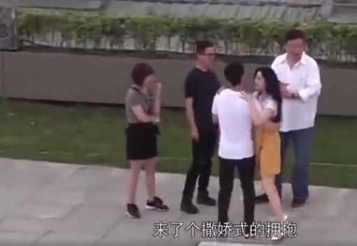 范冰冰李晨大庭广众拥抱秀恩爱 换情侣头像藏玄机