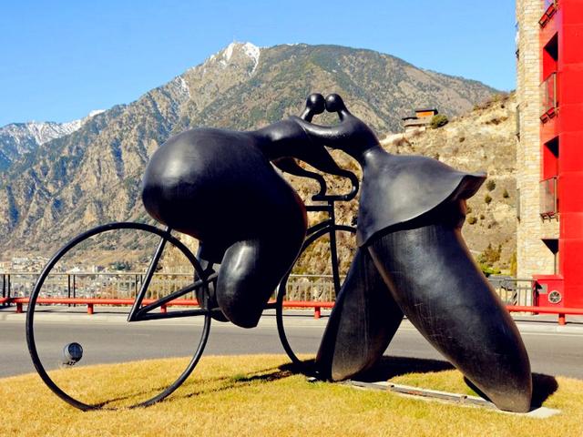 在十大接吻雕塑下感受一次浪漫的KISS_大辽网_腾讯网