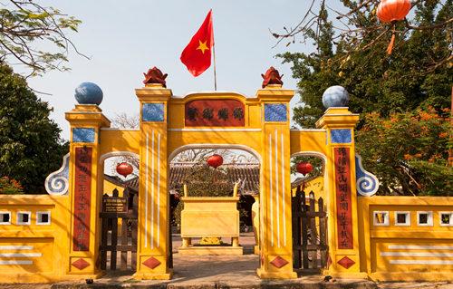 走进越南“最黄”的城市会安